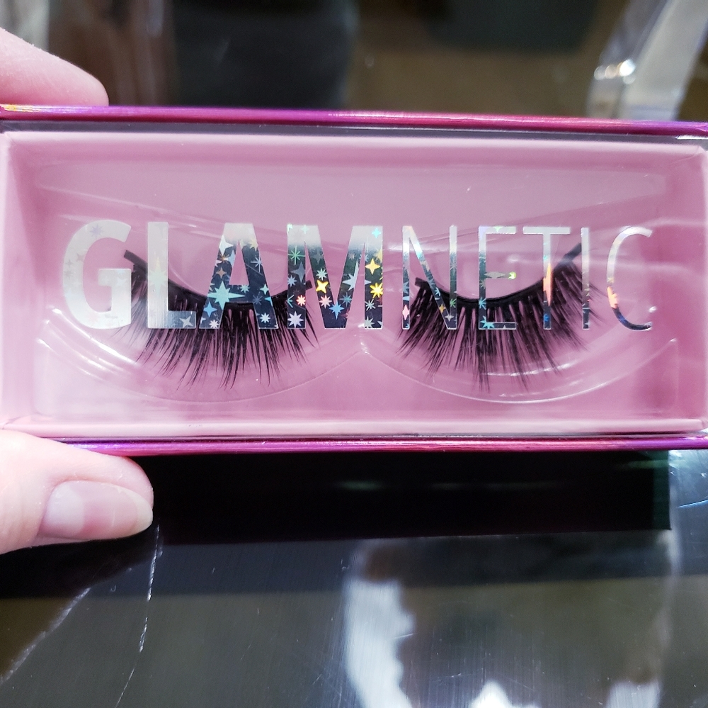 NEW Glamnetic Viral Magnetic Lash